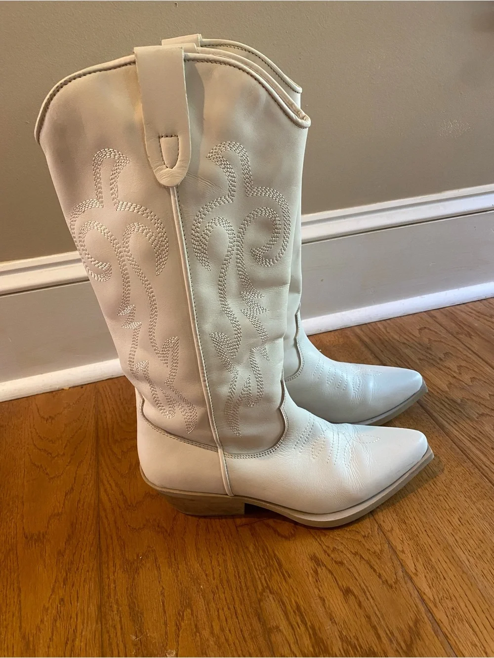 Steve Madden ivory knee